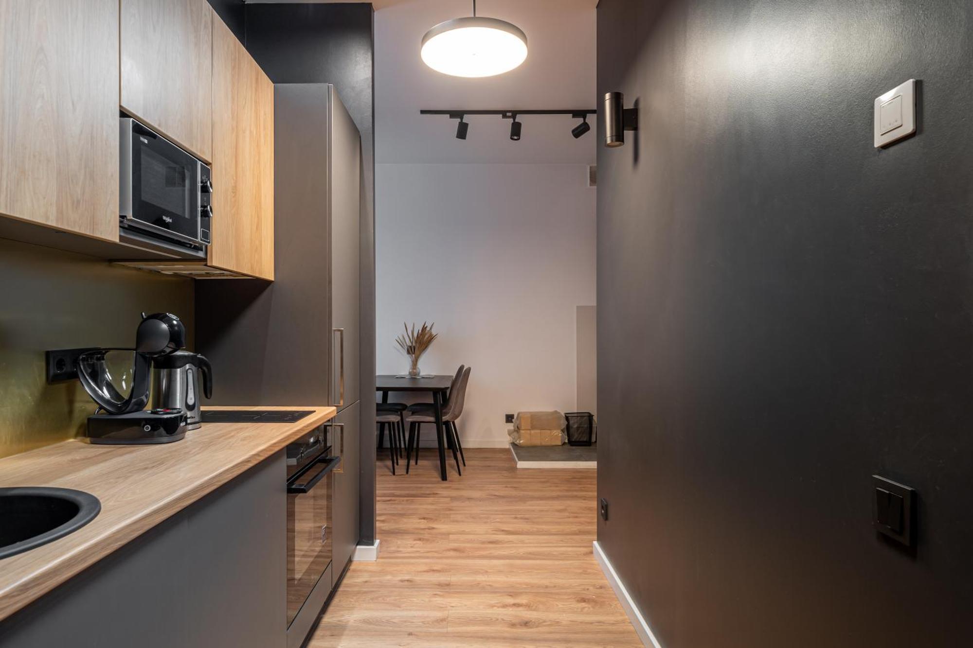 Lienes Iela Gem 1br With Fireplace In Historic Unesco Center Appartamento Riga